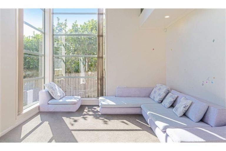 Photo of property in 33 Fingal Way, Gulf Harbour, Whangaparaoa, 0930