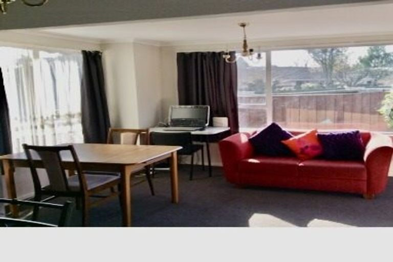 Photo of property in 1/98a Lake Terrace Road, Burwood, Christchurch, 8061