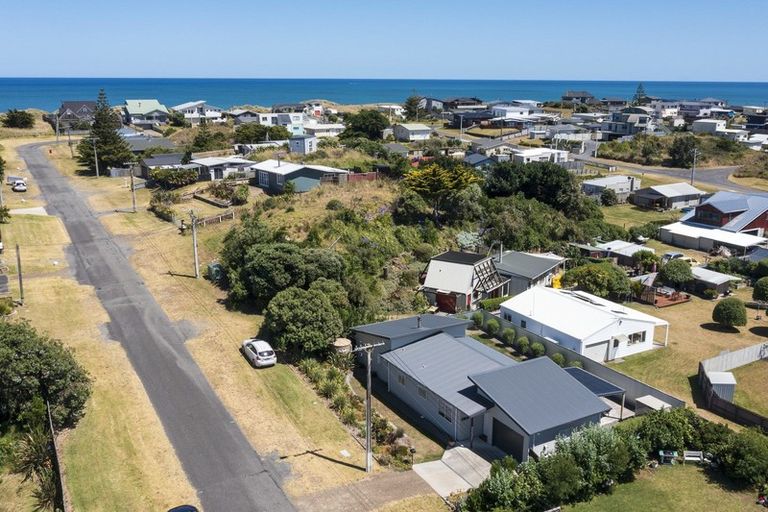 Photo of property in 5 Mack Street, Foxton Beach, Foxton, 4815