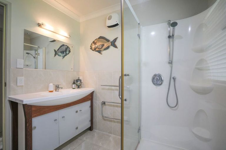 Photo of property in 41 Kinder Street, Acacia Bay, Taupo, 3330