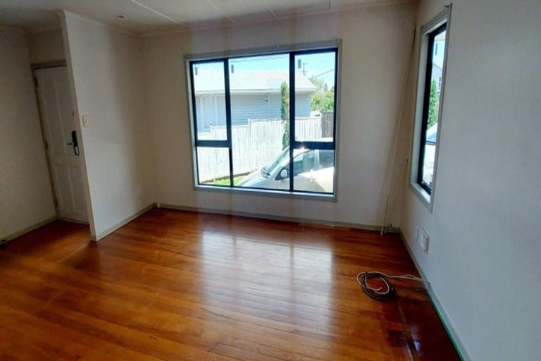 Photo of property in 45 Coniston Avenue, Te Atatu South, Auckland, 0610