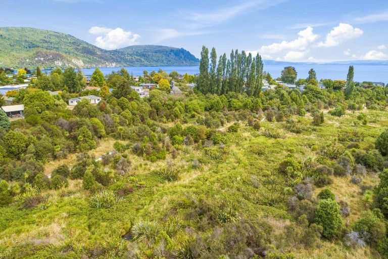 Photo of property in 135 Lisland Drive, Kinloch, Taupo, 3377