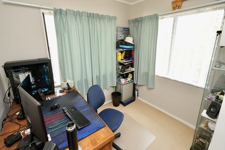Photo of property in 8 Bevan Place, Cloverlea, Palmerston North, 4412