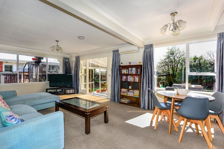 Photo of property in 2/6 Nanette Street, Upper Riccarton, Christchurch, 8041