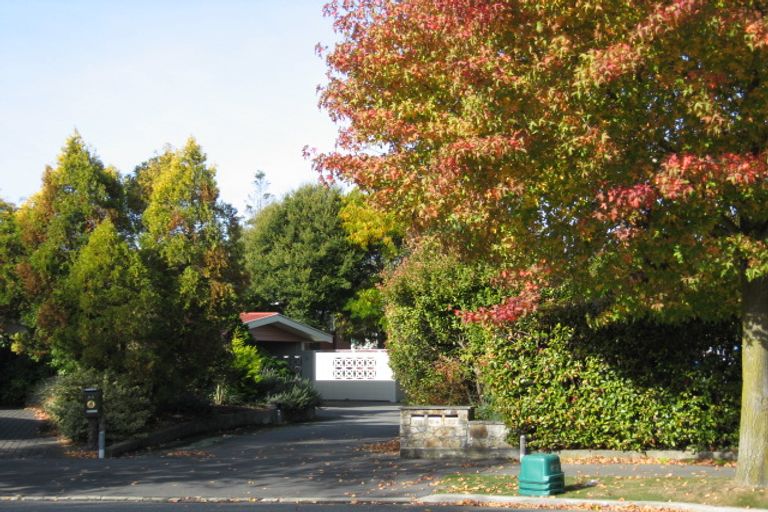 Photo of property in 26 Tuirau Place, Ilam, Christchurch, 8041