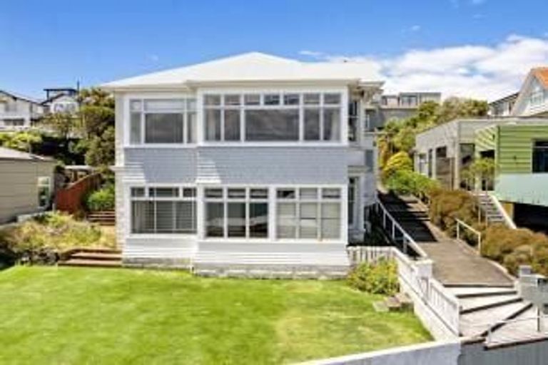 Photo of property in 49 The Crescent, Roseneath, Wellington, 6011