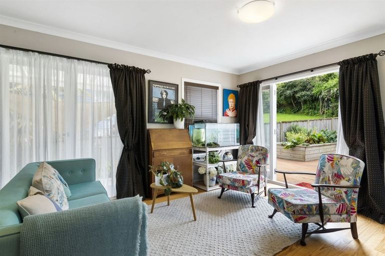 Photo of property in 35 Lynden Avenue, Hillcrest, Auckland, 0627