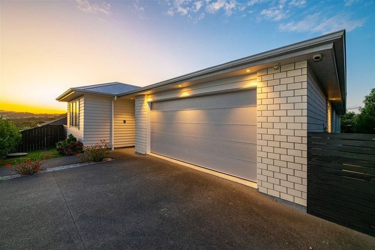 Photo of property in 3 Tararua Street, Massey, Auckland, 0614