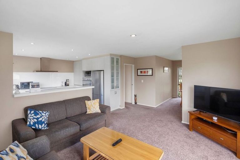 Photo of property in 11 Sandpiper Grove, Unsworth Heights, Auckland, 0632