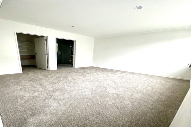 Photo of property in 8/11 Celeste Place, Totara Vale, Auckland, 0627