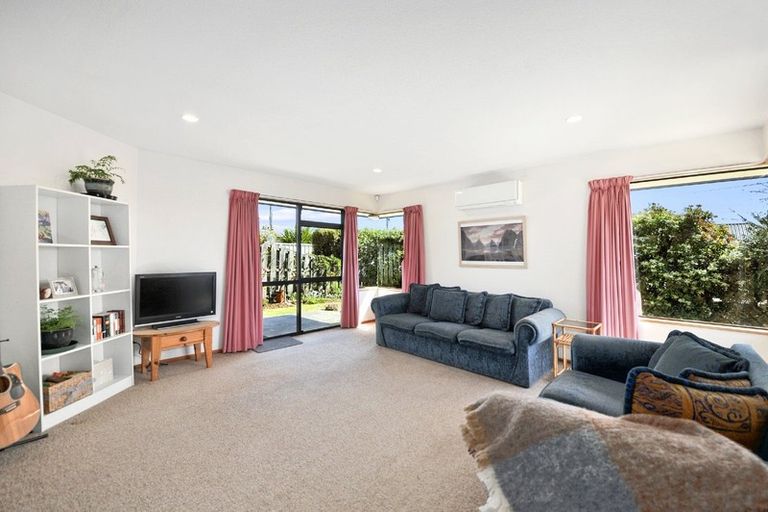 Photo of property in 2 Ngaio Street, Saint Martins, Christchurch, 8022