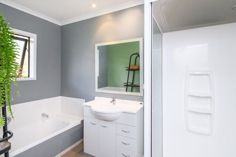 Photo of property in 21 Moonshine Valley Road, Aokautere, Palmerston North, 4471