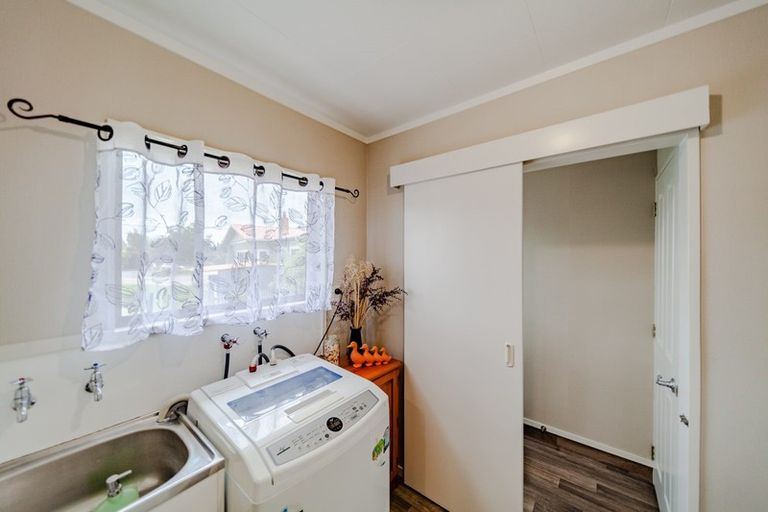 Photo of property in 10 Saint Marys Road, Waipukurau, 4200