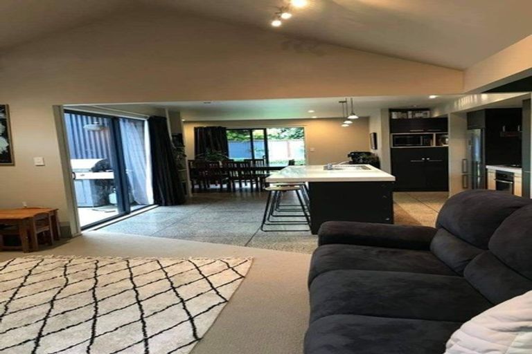 Photo of property in 128 Victoria Street, Cambridge, 3434