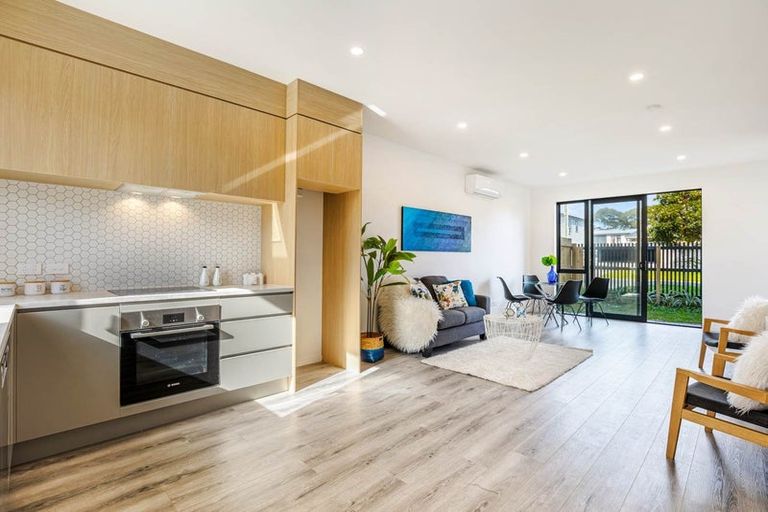 Photo of property in 3/10 Arney Road, Ranui, Auckland, 0612