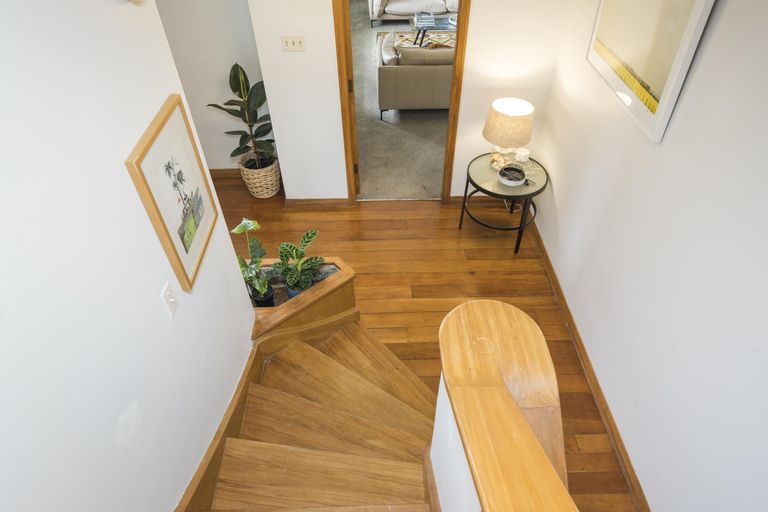 Photo of property in 546 Featherston Street, Roslyn, Palmerston North, 4414