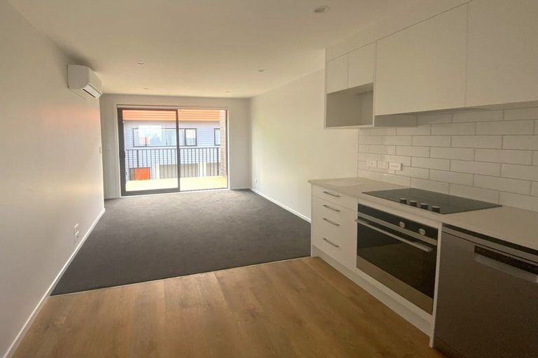 Photo of property in 8/3234 Great North Road, New Lynn, Auckland, 0600