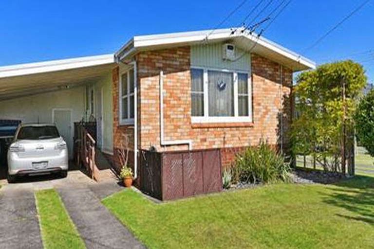 Photo of property in 2/42 Regent Street, Papatoetoe, Auckland, 2025