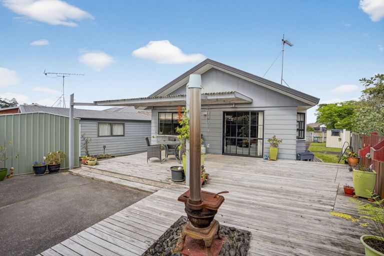 Photo of property in 9 De Quincey Terrace, Highland Park, Auckland, 2010