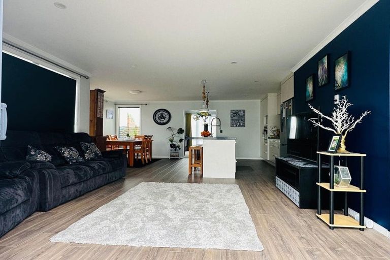 Photo of property in 10 Hopuni Way, Takanini, 2112