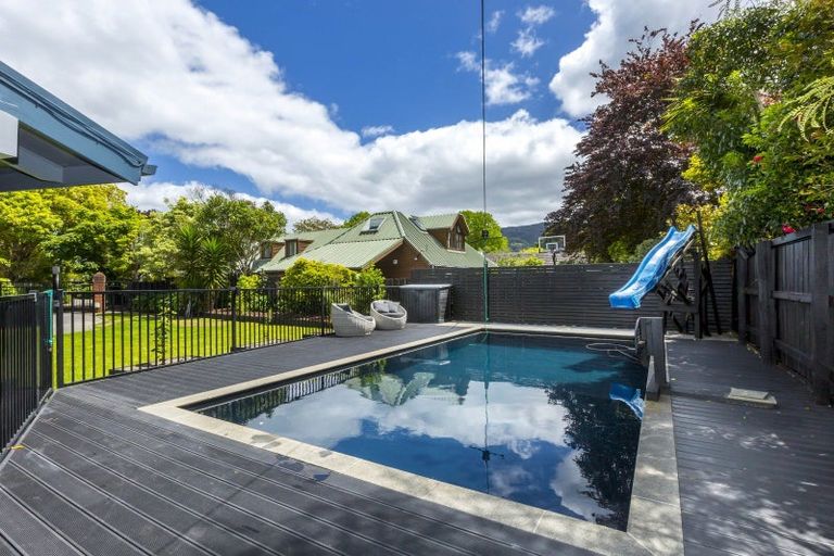 Photo of property in 21 Barton Road, Heretaunga, Upper Hutt, 5018