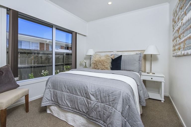 Photo of property in 1/344 Lake Road, Hauraki, Auckland, 0622