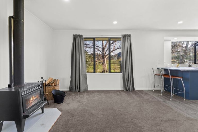 Photo of property in 690 Haruru Road, Kaukapakapa, 0873