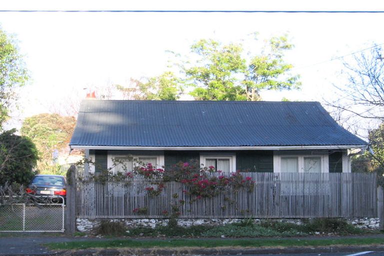 Photo of property in 38 Tutere Street, Waikanae Beach, Waikanae, 5036