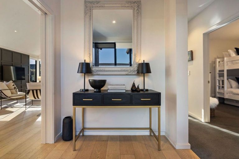 Photo of property in 6 Fife Court, Jacks Point, Queenstown, 9371