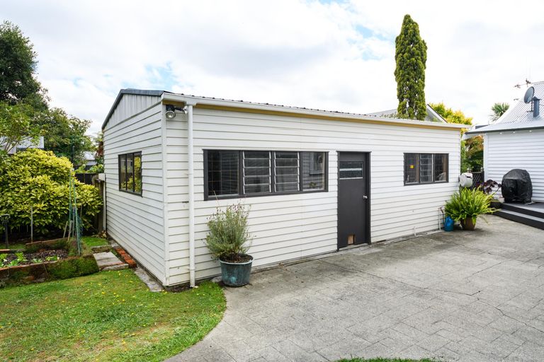 Photo of property in 26 Marne Street, Hokowhitu, Palmerston North, 4410
