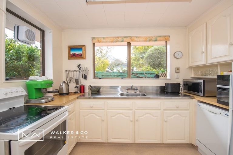 Photo of property in 4b Blundell Way, Heretaunga, Upper Hutt, 5018