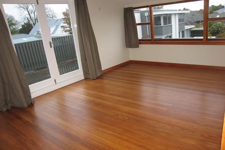 Photo of property in 23 Garreg Road, Fendalton, Christchurch, 8052