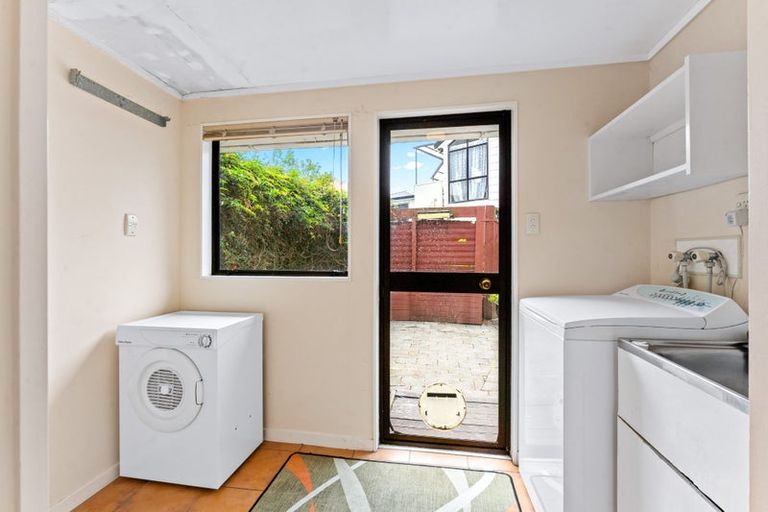 Photo of property in 37 Eugenia Rise, Totara Heights, Auckland, 2105