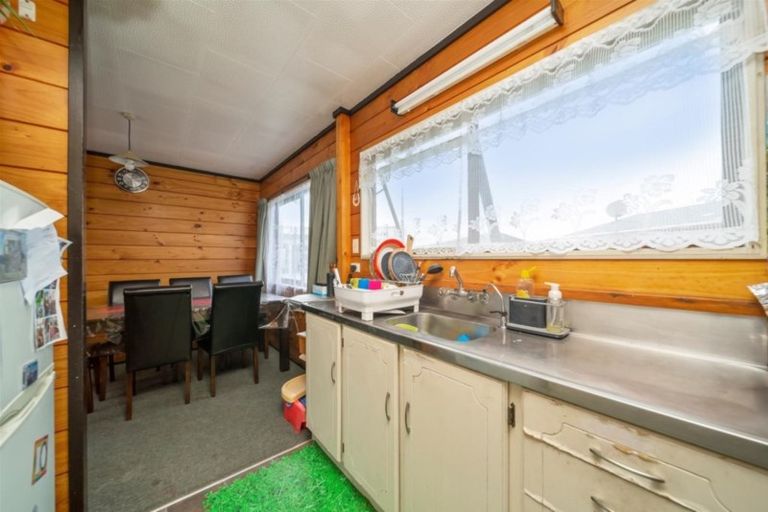 Photo of property in 42 Tawa Street, Hawera, 4610