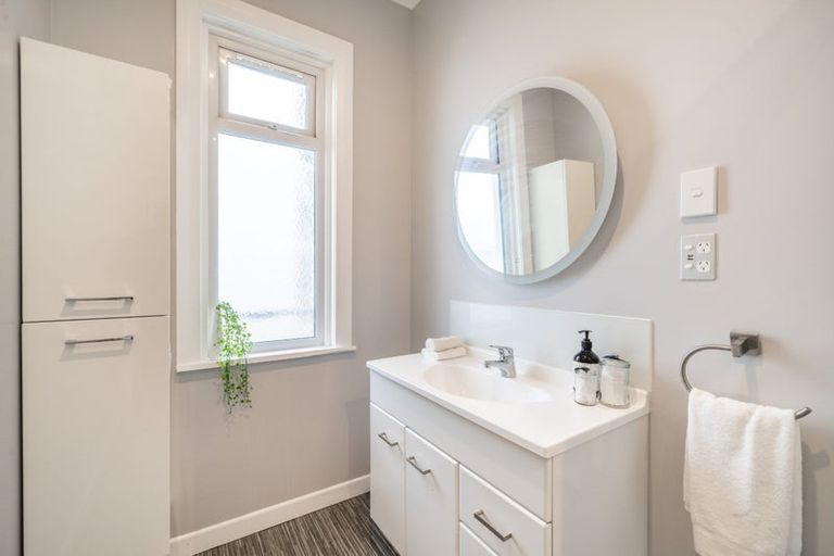 Photo of property in 26 Queens Drive, Kilbirnie, Wellington, 6022