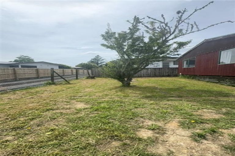 Photo of property in 10 Elvira Place, Ranui, Auckland, 0612