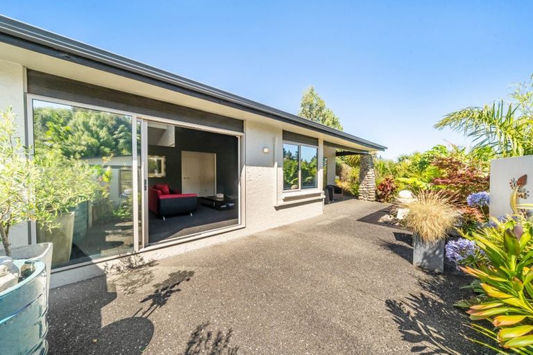 Photo of property in 41 Mount Marua Way, Timberlea, Upper Hutt, 5018