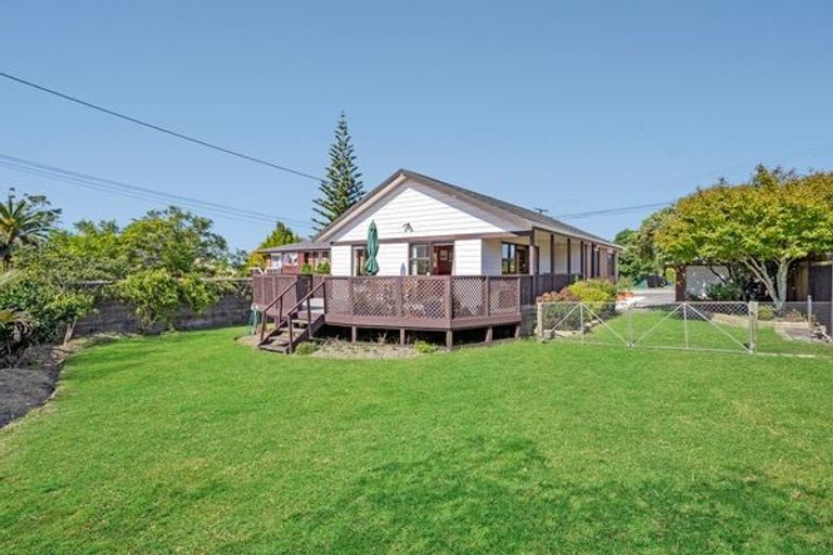 Photo of property in 268 Royal Road, Massey, Auckland, 0614