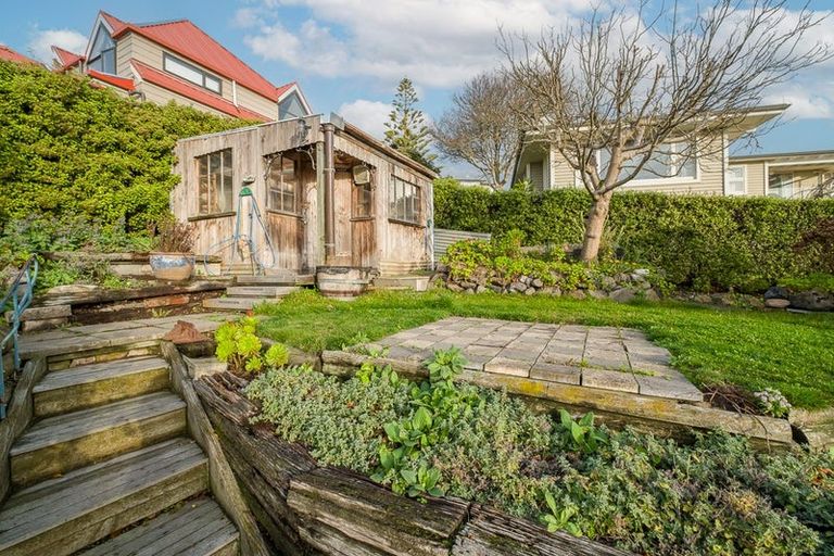 Photo of property in 264 Mount Pleasant Road, Mount Pleasant, Christchurch, 8081