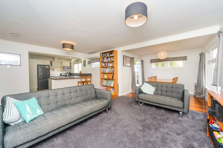 Photo of property in 118 Pahiatua Street, Hokowhitu, Palmerston North, 4410