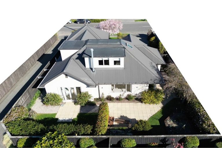 Photo of property in 69 Jeffreys Road, Fendalton, Christchurch, 8052