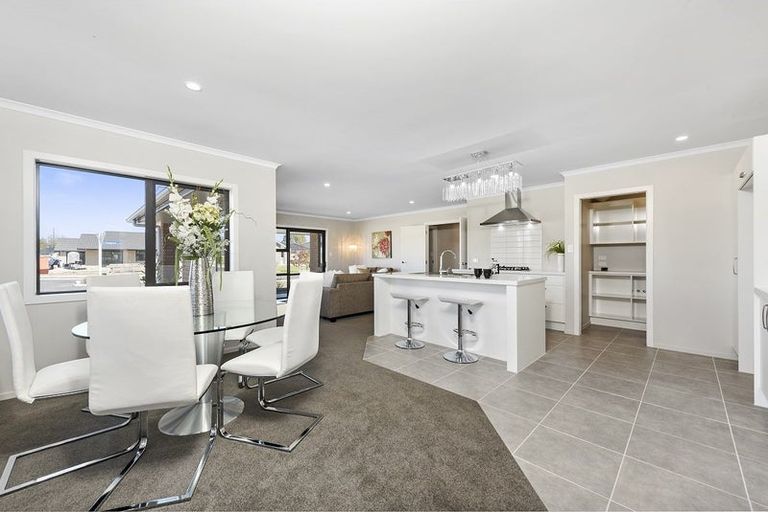 Photo of property in 12 Chalgrove Road, Huntington, Hamilton, 3210