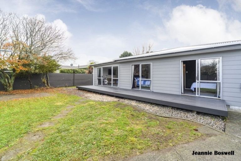 Photo of property in 40 Ruamahanga Crescent, Terrace End, Palmerston North, 4410