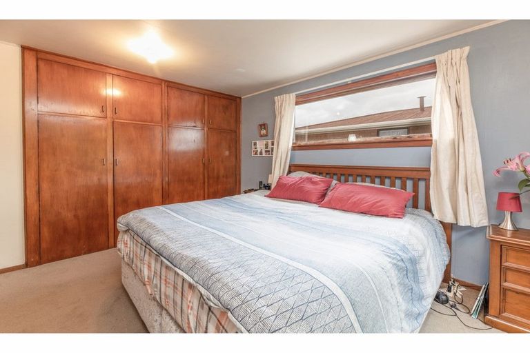 Photo of property in 54 Farquhars Road, Redwood, Christchurch, 8051