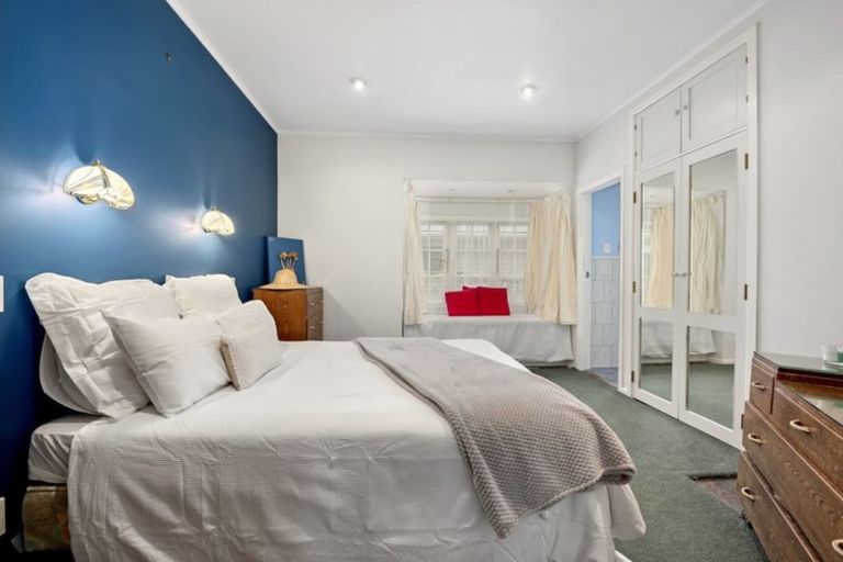 Photo of property in 42 York Street, Moera, Lower Hutt, 5010