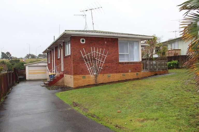 Photo of property in 7 Kapiti Place, Sunnynook, Auckland, 0620