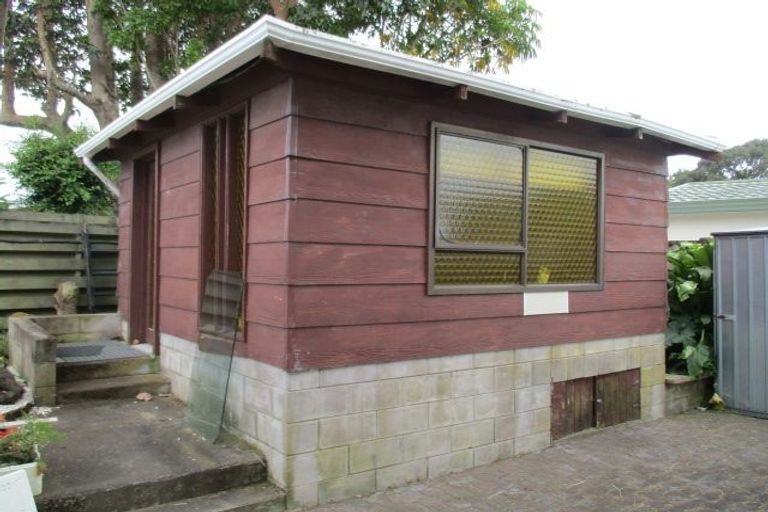 Photo of property in 2/14a Kurnell Drive, Botany Downs, Auckland, 2010