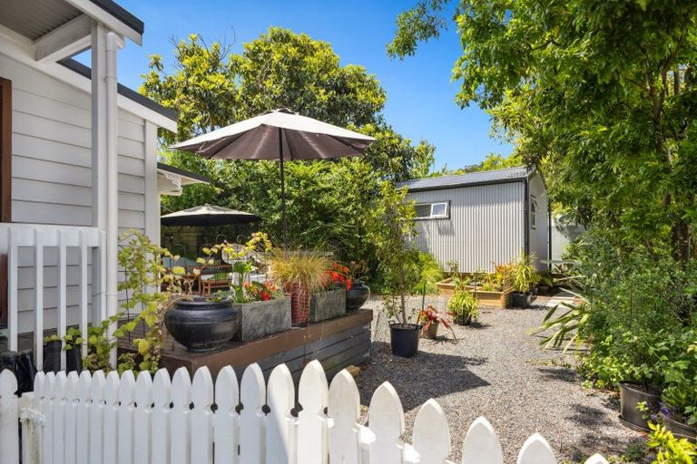 Photo of property in 15 Pomare Road, Russell, 0202