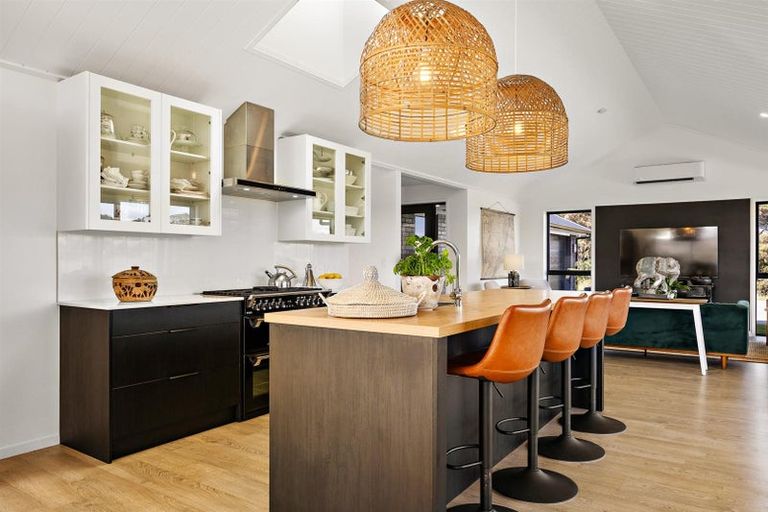 Photo of property in 1056 Peak Road, Helensville, 0875