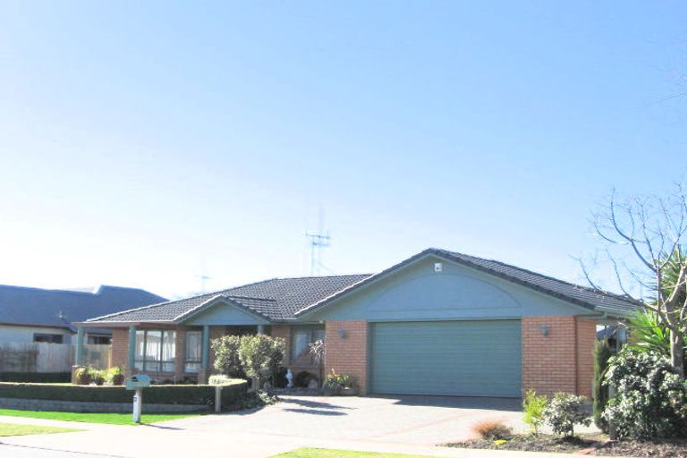 Photo of property in 11 Fendalton Drive, Rototuna, Hamilton, 3210